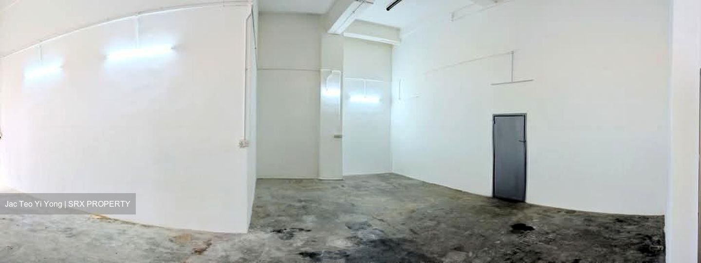 Pemimpin Industrial Building (D20), Factory #570053801